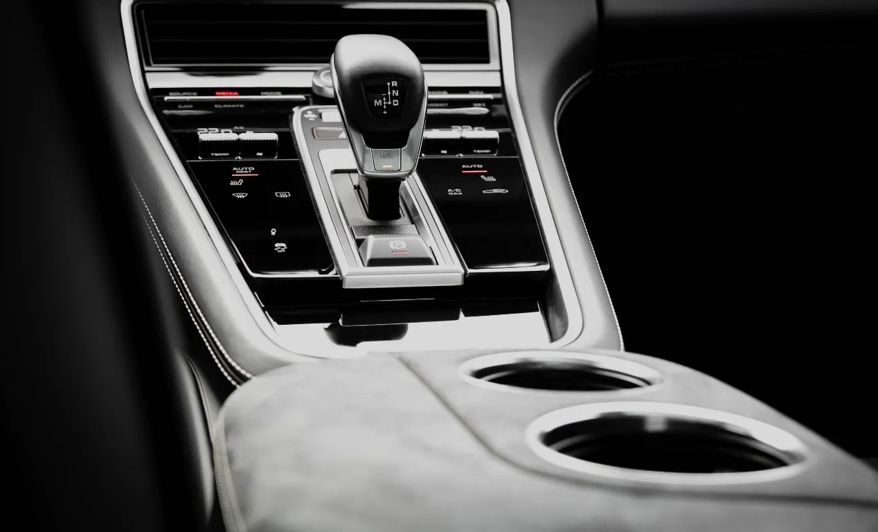 Auto mecánico o automático: ¿Cuál es la mejor opción para ti este 2025?