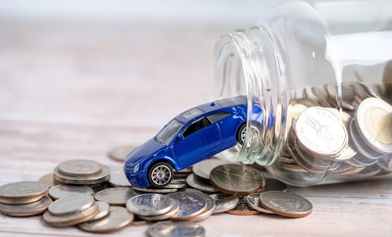 ¿Cómo puedo ahorrar dinero para comprar un auto usado o nuevo?
