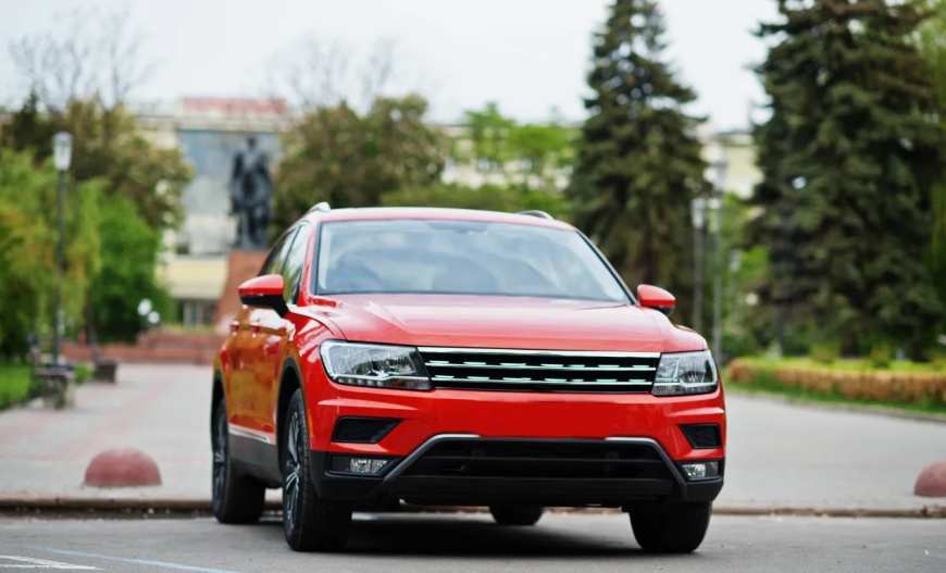 ¿Cuáles son las marcas de autos con 3 filas de asientos disponibles en Perú?