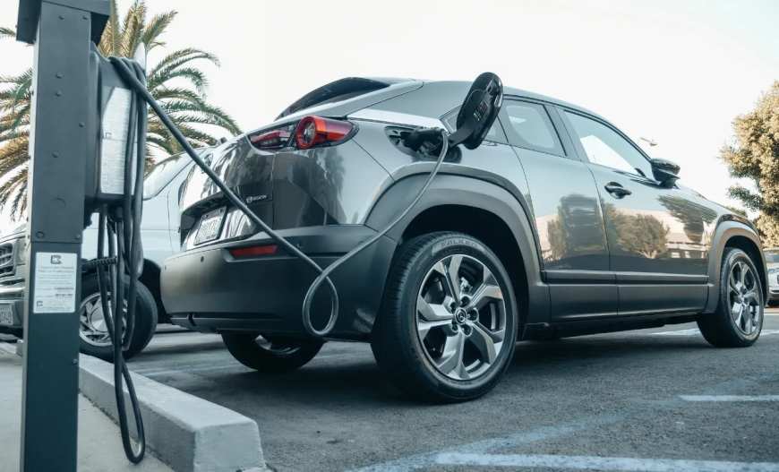 ¿Conviene comprar un auto eléctrico en Perú esto dice el precio actual del mercado?